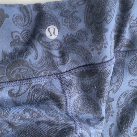 LULULEMON paisley Capri leggings - Picture 2 of 5